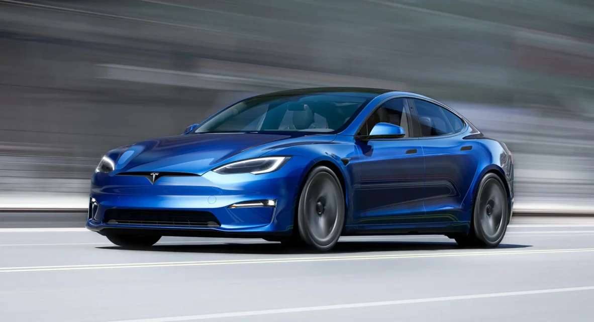 Tesla відмінила випуск топової Model S Plaid+