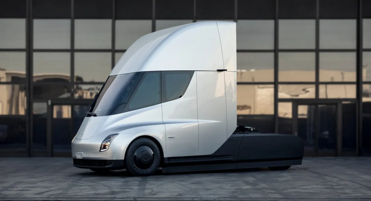 Вантажівка Tesla Semi стане на конвеєр у 2022 році, але Pepsi очікує поставки у цьому кварталі