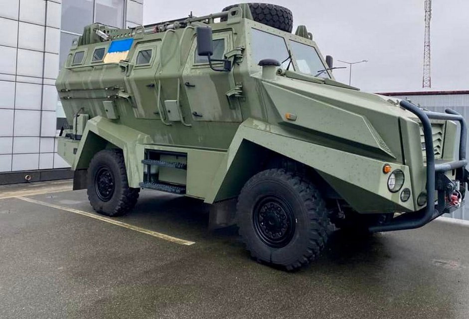 Привіз БТР для себе, але митниця передала його Держприкордонслужбі