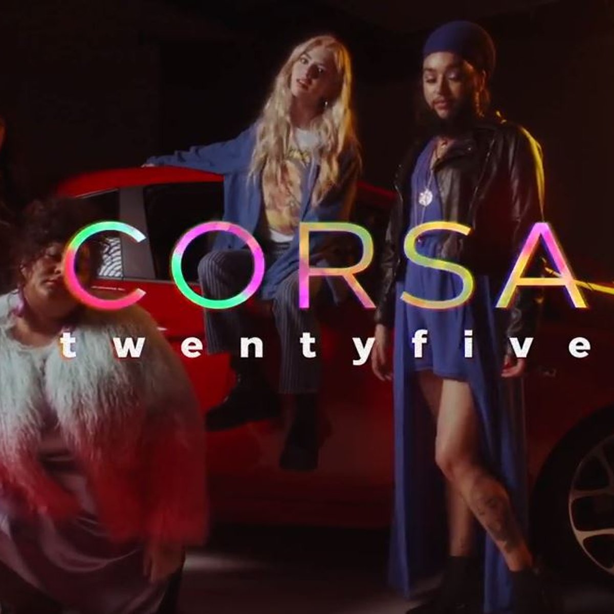 Бородатая женщина и другие необычные модели снялись в рекламе Opel Corsa -  Auto24