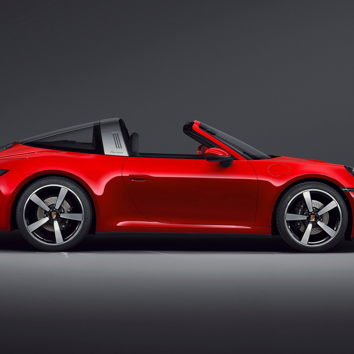 2021 Porsche 911 Targa представлен официально: характеристики, фото, цена