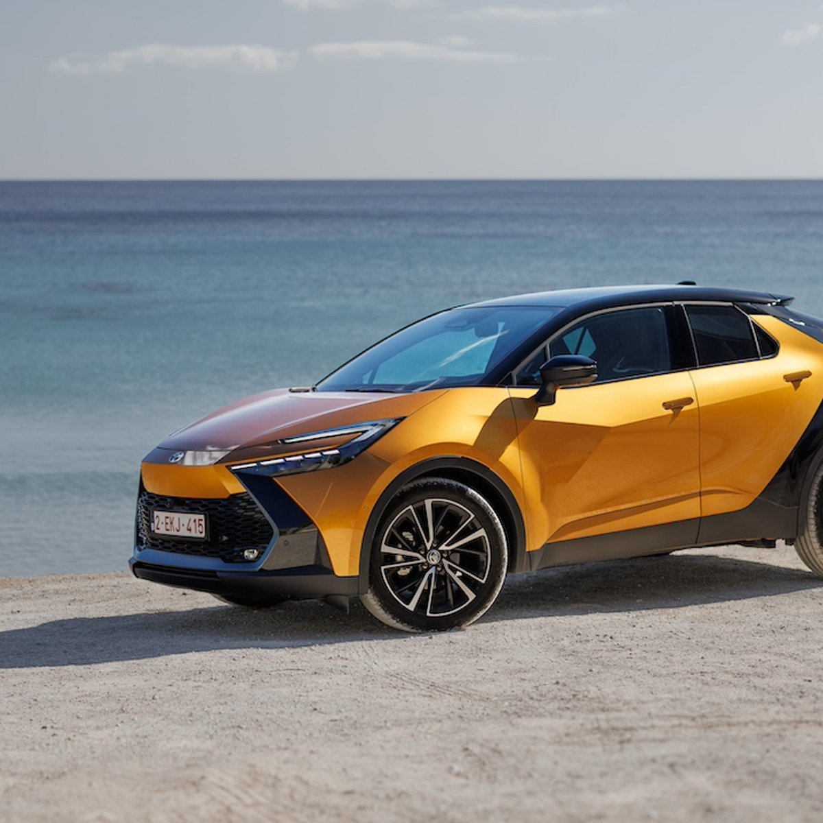 Toyota C-HR 2024: фото, характеристики, описание - Auto24