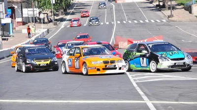 Автогонки — экстремальное увлечение настоящих мужчин