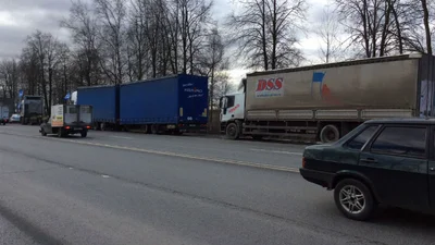 Під час протестів далекобійників у Петербурзі спалили автомобіль: з'явилося відео