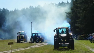 Видовищні перегони на тракторах відбулись на Черкащині