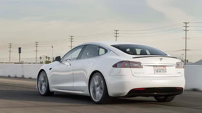 Электромобиль Tesla установил рекорд поездки без подзарядки