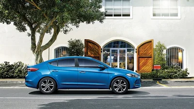 Ціна на Hyundai Elantra зібралася у відпустку