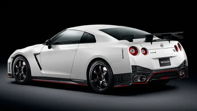 Nissan GT-R або мотоцикл: хто кого