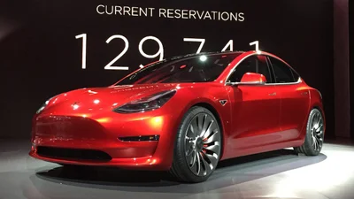 Tesla розпочала продаж свого першого бюджетного електрокара