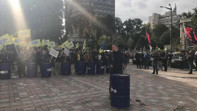 Мітинг автомобілістів в Києві продовжується - фото