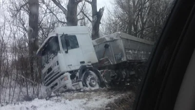 Траси замело, проїзди заблоковані