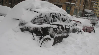 Чим очистити машину від снігу