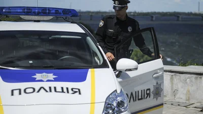 Поліцейським розв'яжуть руки, а водіям накажуть тримати їх на кермі