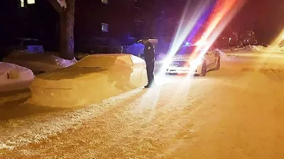 Поліція ледь не оштрафувала авто зі снігу