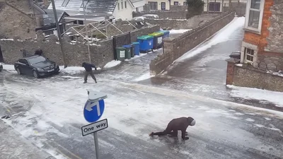 Відео з Англії доводить, що у Європі теж бувають погані дороги