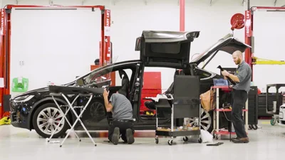 Tesla запускает программу обучения для специалистов сервиса