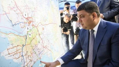 Гройсман пообіцяв "перевиховати" ремонтників-хатурників на дорогах