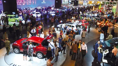 30 автомобильных компаний бойкотируют московский автосалон