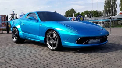 В Києві "засвітився" український суперкар родом з сімдесятих