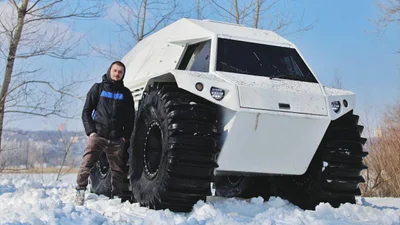 На відео показали, на що здатен український всюдихід