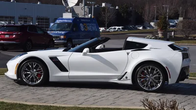 Chevrolet Corvette перетворили на Hyundai Veloster