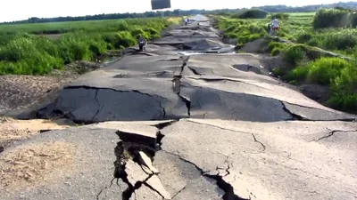Українські дороги визнано одними з найгірших у світі