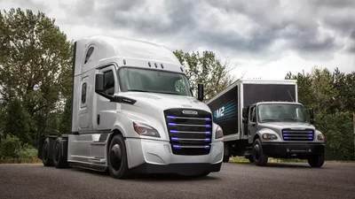 Daimler представил два электрических грузовика Freightliner