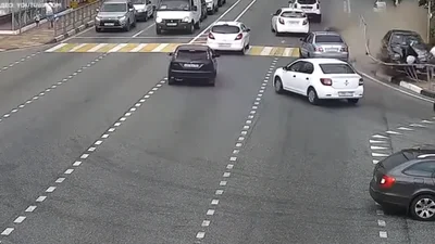 Водій заснув за кермом та збив шістьох перехожих (відео)