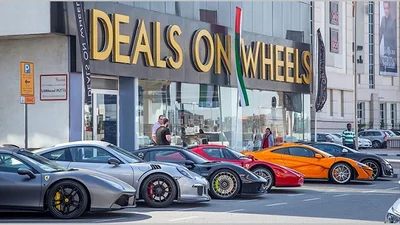 Как выглядит самый крутой автосалон в мире: Видео