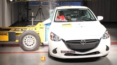 Latin NCAP выставил неутешительные рейтинги компактным хетчам Nissan и Mazda