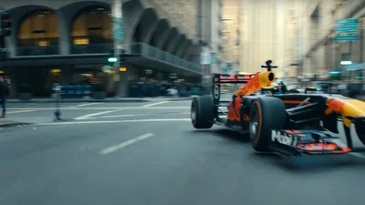 Даніель Рікардо проїхав 1000 км на боліді Формули 1 звичайними дорогами