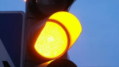 Верховный суд Украины разрешил проезд на желтый свет