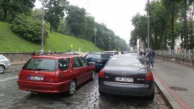 В Україні пропонують вилучати авто на іноземних номерах