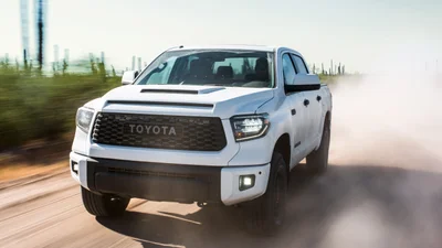 Этот пикап Toyota такой крутой, что имеет воздухозаборник на воздухозаборнике