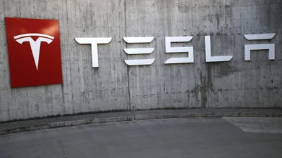 Ілон Маск передумав приватизувати Tesla