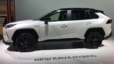 Toyota показала в Париже четыре новинки