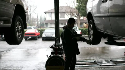 Скільки коштує перевзути автомобіль на зимові шини