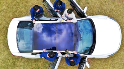 Автомобілі Hyundai та Kia оснащуватимуться дахом з сонячними панелями