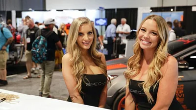 Красавицы выставки SEMA 2018: фото, видео