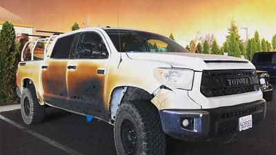 Toyota подарувала новий пікап медбрату-герою