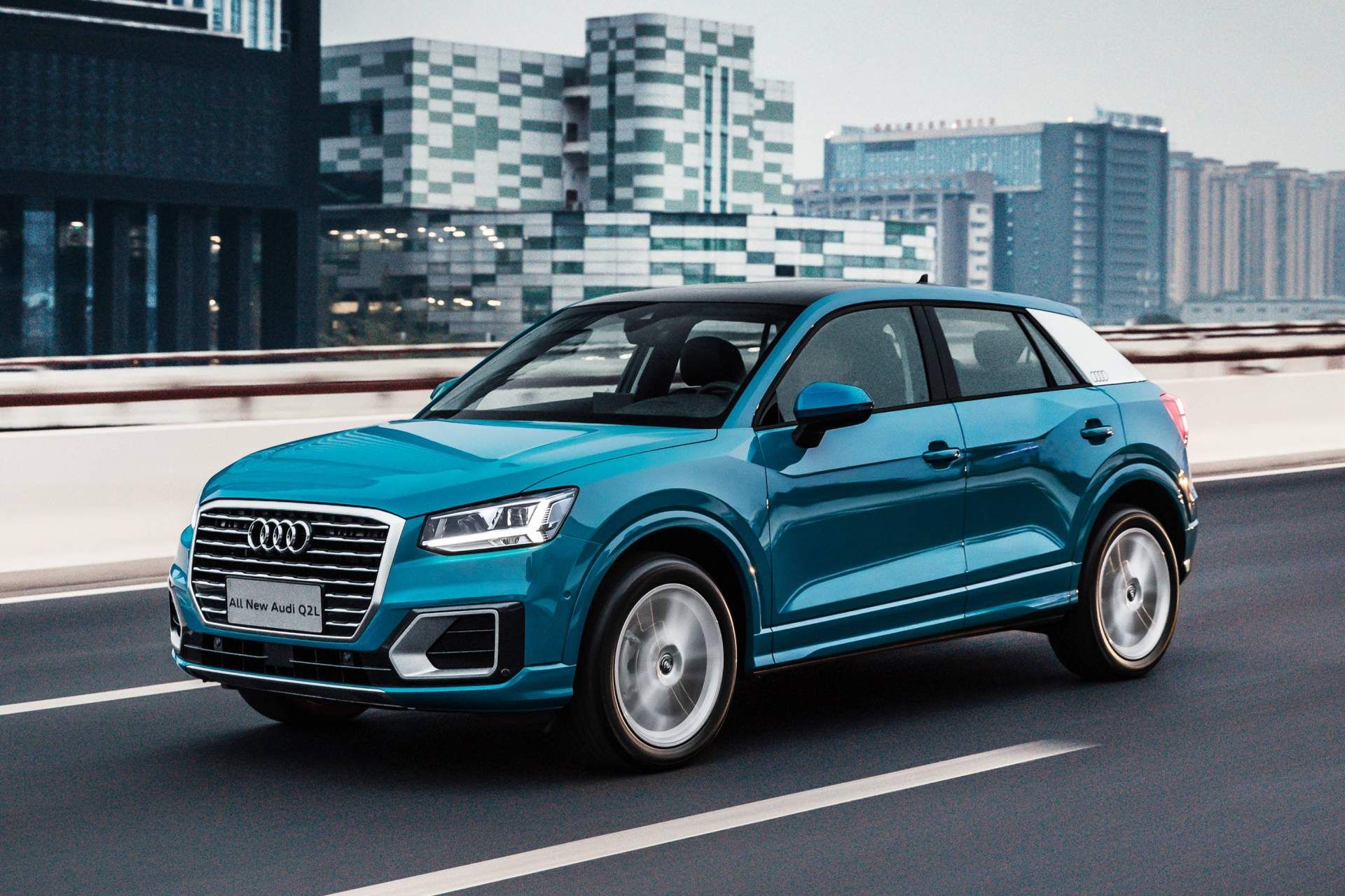 Audi q2l e tron