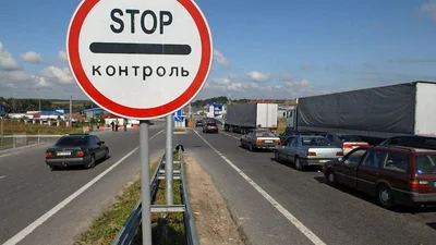 На митниці пояснили, як тепер оформлюється транзит автомобілів в Україну