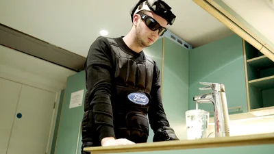 Ford створив костюм, що втомлює водія