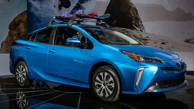 Полноприводный Toyota Prius 2019 оценили в 27 тысяч долларов