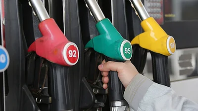 В Україні продовжує дешевшати бензин і дизель