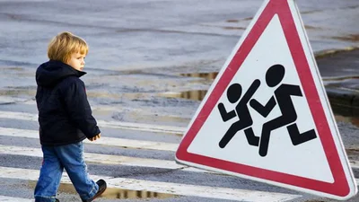 Прокуратура требует от киевской власти установки дорожных знаков и разметки