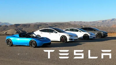 Эпический заезд Tesla Model 3, S, X и Roadster показали на видео
