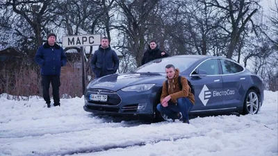 Украинцы первыми доставили Tesla к Марсу
