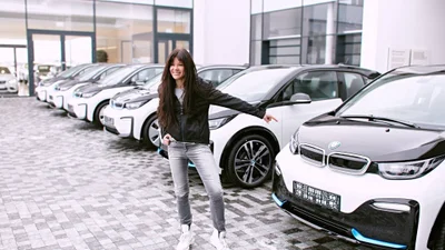 Співачка Руслана обрала 10 електромобілів BMW i3