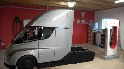 Вантажівка Tesla Semi вийша у масштабі 1:24